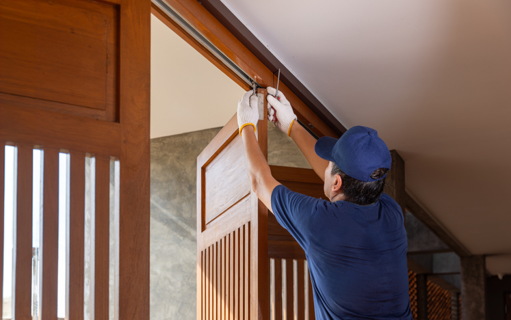 Avoiding Breakdowns with Commercial Overhead Door Repair Services
